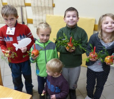 Zdobení a rozsvícení vánoční stromečku se zpíváním 26.11.2016