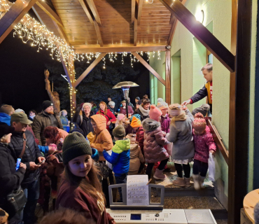 Rozsvícení stromečku,zpívání, čerti 6.12.2025