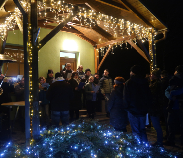 Rozsvícení stromečku,zpívání, čerti 6.12.2025