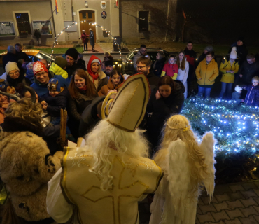 Rozsvícení stromečku,zpívání, čerti 6.12.2025