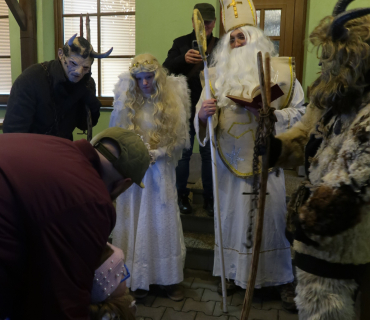 Rozsvícení stromečku,zpívání, čerti 6.12.2025